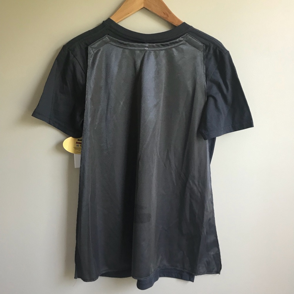 Batman T-Shirt with Cape - Picture 2 of 2
